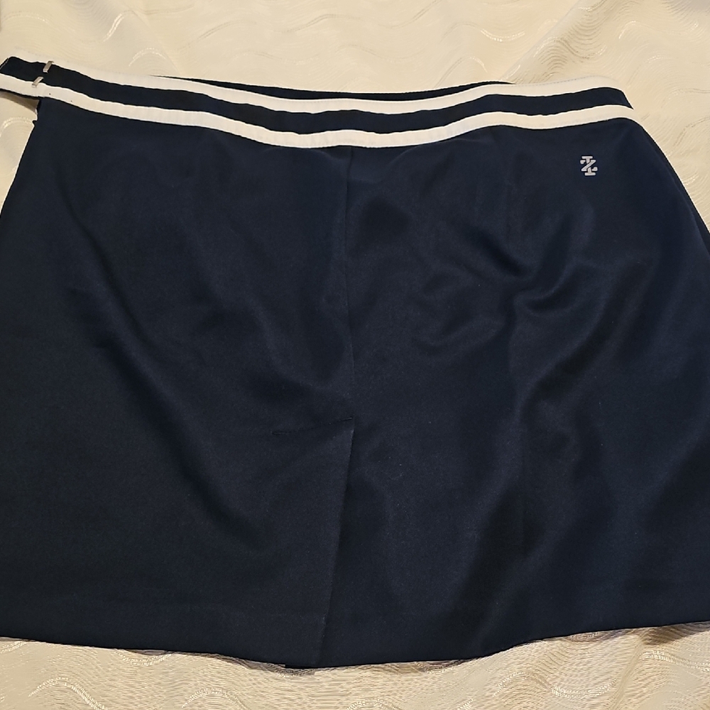 Izod Navy and White Skirt Golf Skirt Womans Large